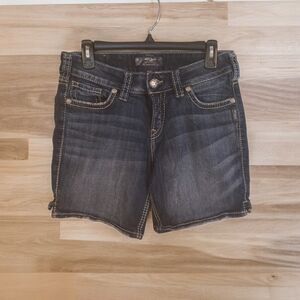 Womans silver jean shorts size 29